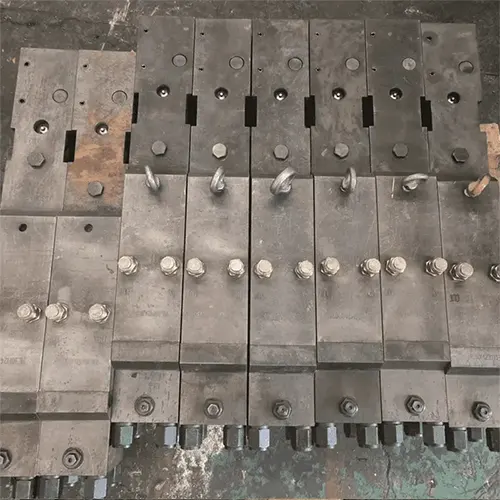 SB30-HZ530-hydraulic-breaker-hammer-side-mounted-type-head-heat-treated
